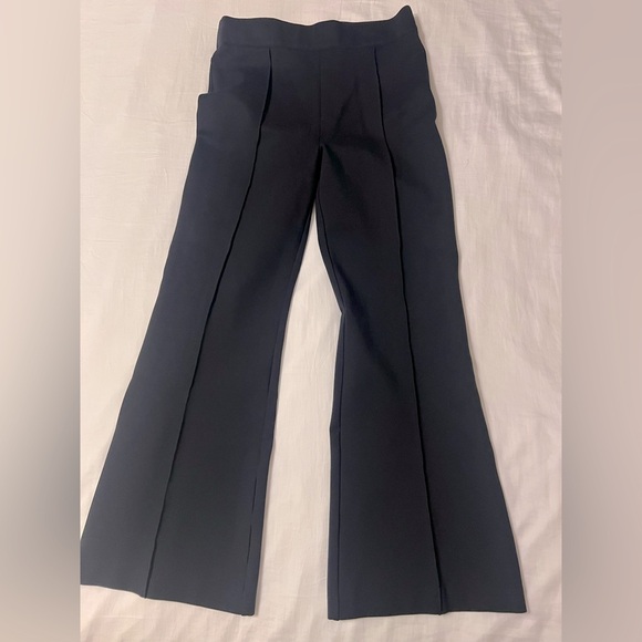 SPANXsupersmooth PerfectFit
Ponte Flare Pant. Large - Picture 5 of 8